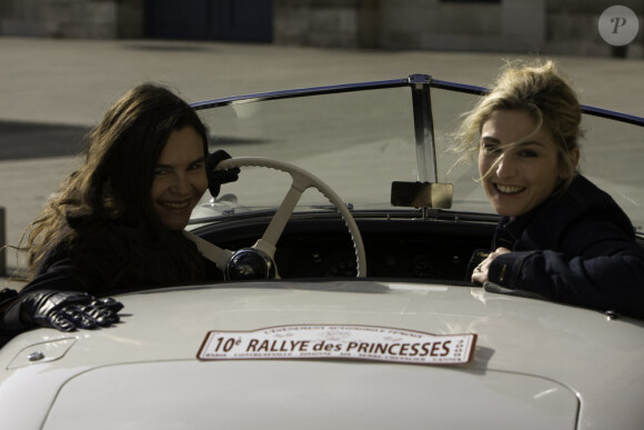 Julie Gayet et son amie Clémentine pour le Rallye des Princesses qui aura lieu du 30 mai au 4 juin 2010
