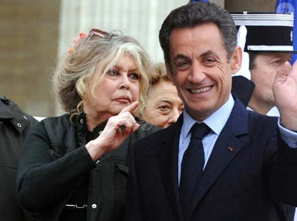 Brigitte Bardot s'en prend de nouveau à Nicolas Sarkozy, dans une lettre, le 23 avril 2010 ! (photo montage)