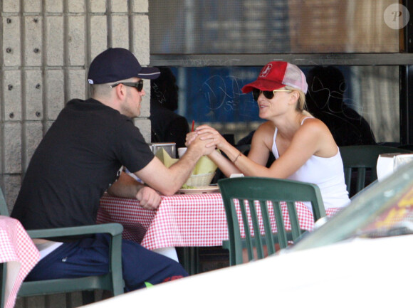 Reese Witherspoon et son boyfriend Jim Toth à Los Angeles, le 24 avril 2010