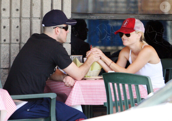 Reese Witherspoon et son boyfriend Jim Toth à Los Angeles, le 24 avril 2010