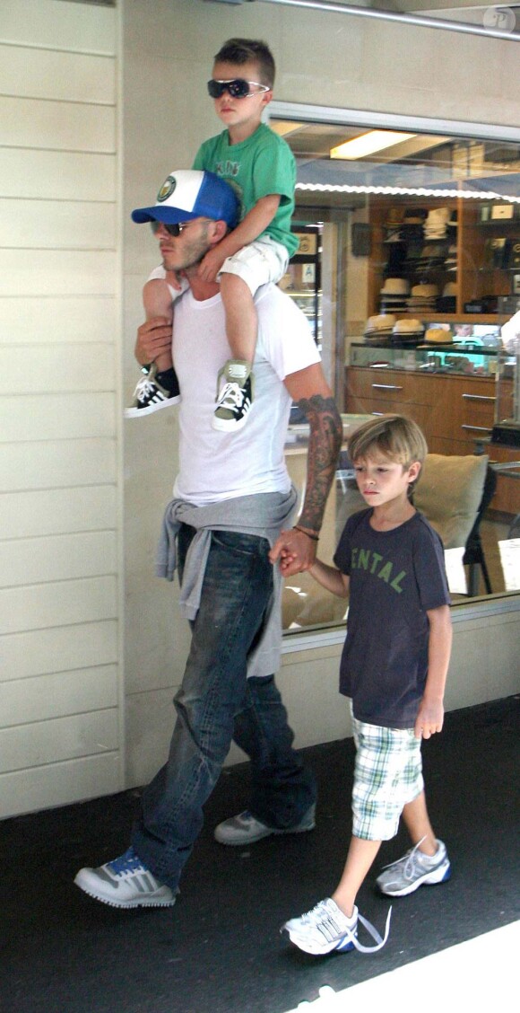 David Beckham et ses fils Brookly, Romeo et Cruz, à Los Angeles, le 23 juillet 2009 !