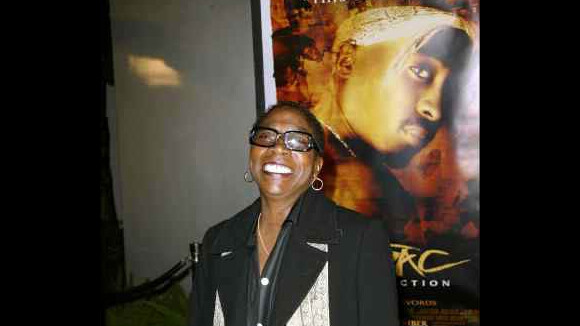 Tupac : sa maman Afeni Shakur arrêtée pour possession de drogue !