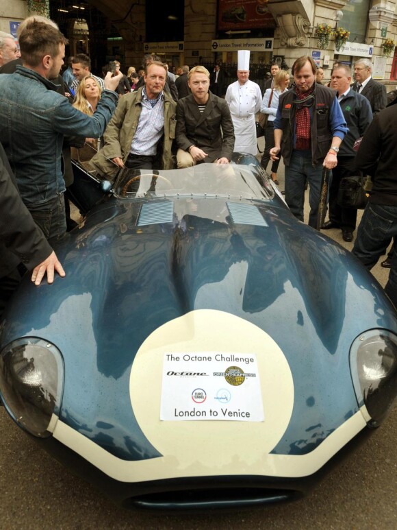 Jeudi 29 avril, Ronan Keating assiste au lancement du  Jaguar-Orient Express Challenge, dont le coup d'envoi était donné à  Londres.