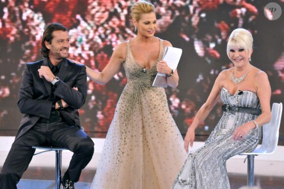 Ivana Trump et son ex-mari Rossano sur le plateau de l'émission italienne L'Isola dei Famosi. 05/05/2010