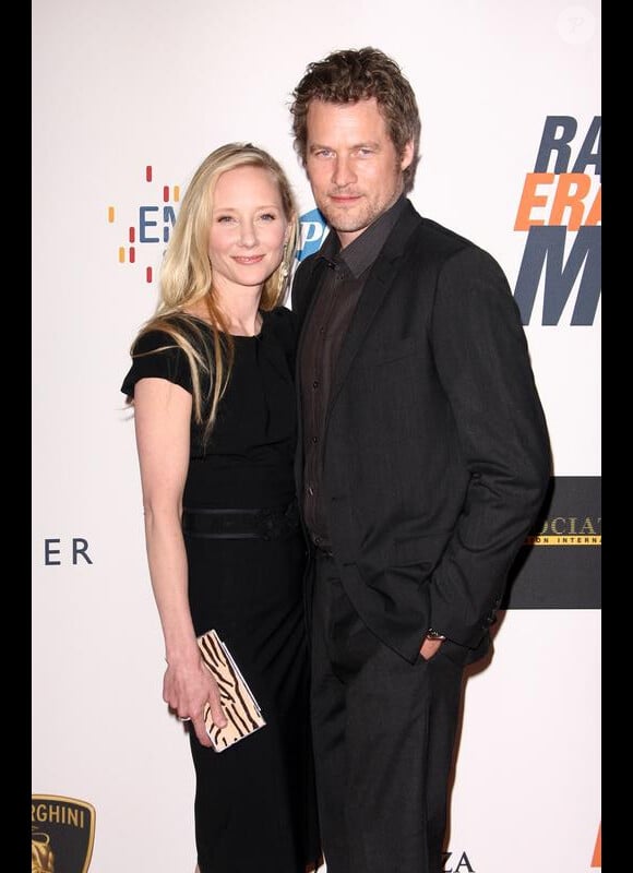 Anne Heche et James Tupper à la 17ème soirée annuelle Race to Erase MS (vendredi 7 mai 2010 à Los Angeles)