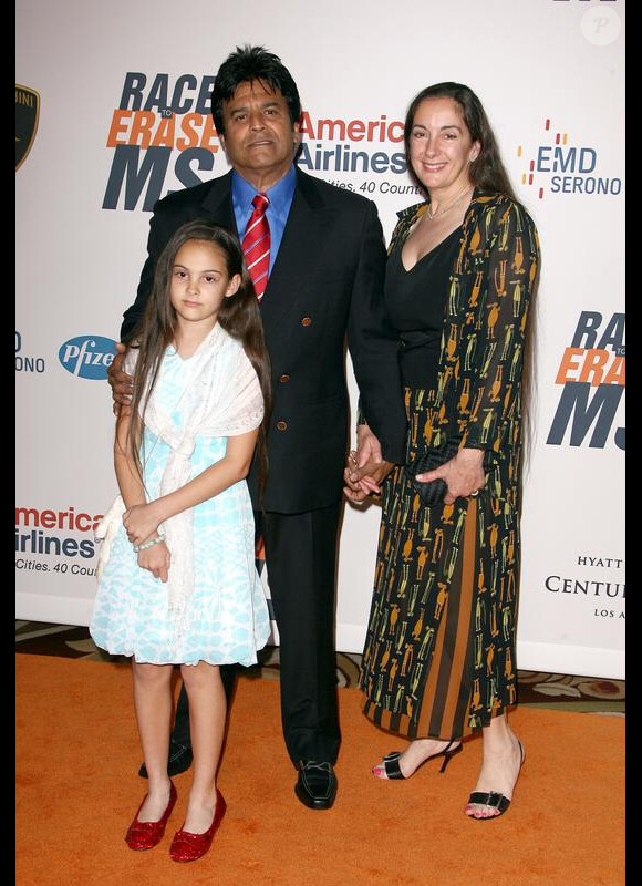 Erik Estrada en famille à la 17ème soirée annuelle Race to Erase MS (vendredi 7 mai 2010 à Los Angeles)