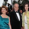 Frédéric Mitterrand et Maria Luisa Parades sur le tapis rouge du Festival de Cannes, avant la projection de You Will Meet A Tall Dark Stranger, de Woody Allen, le 15 mai 2010