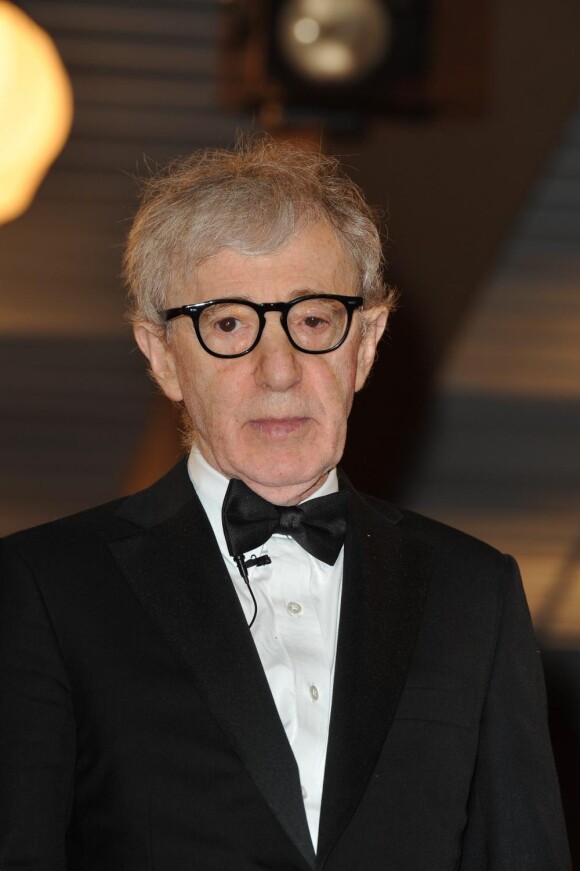 Woody Allen sur le tapis rouge du Festival de Cannes, avant la projection de You Will Meet A Tall Dark Stranger, le 15 mai 2010