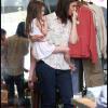 Suri Cruise et Katie Holmes en plein shopping à Los Angeles, sur le très chic Robertson Boulevard