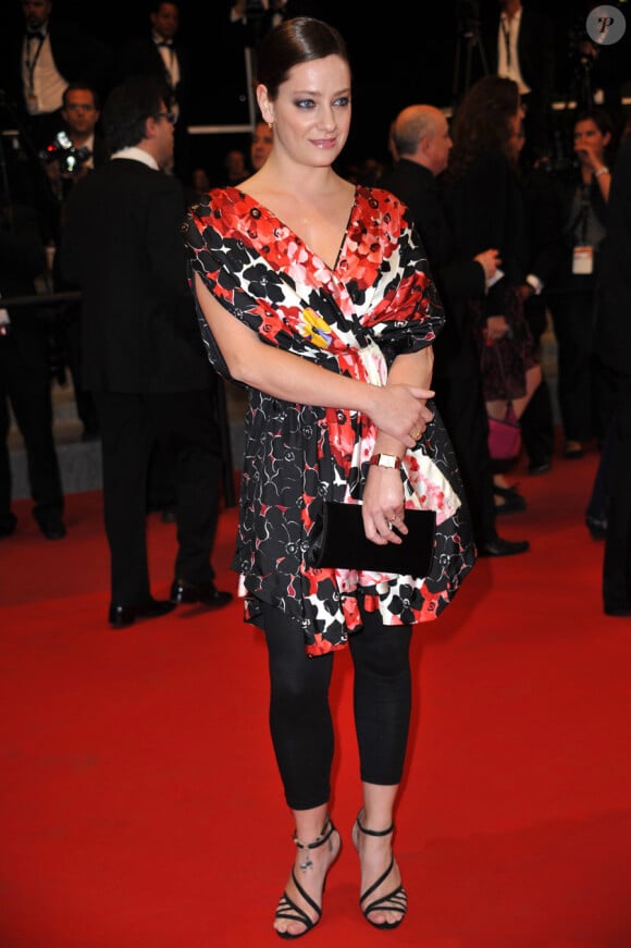 Giovanna Mezzogiorno sur le tapis rouge du festival de Cannes le 20 mai 2010