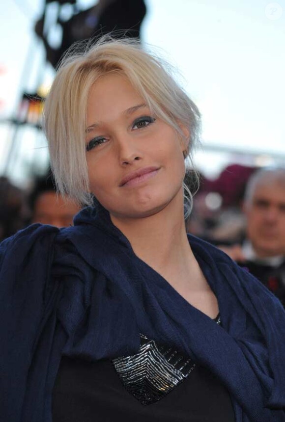 Lila Salet sur tapis rouge à Cannes