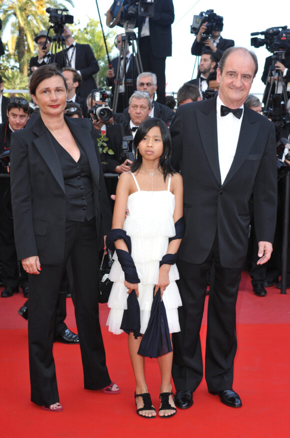 Pierre Lescure, sa femme Frédérique et sa fille Anna lors du dernier tapis rouge du 63e festival de Cannes le 23 mai 2010