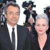 Michel Denisot et sa femme lors du dernier tapis rouge du 63e festival de Cannes le 23 mai 2010