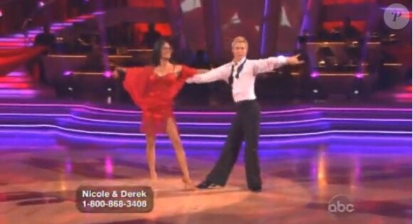 Nicole Scherzinger et Derek Hough sur le plateau de Dancing With The Stars
