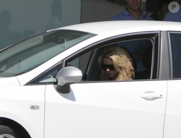 Shakira tourne une publicité pour une voiture de la marque Wolkswagen, qui est partenaire de sa tournée nord-américaine, à Barcelone, jeudi 3 juin.