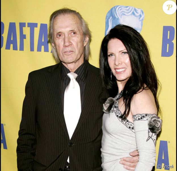 mort de david carradine sa veuve attaque ses producteurs francais suite a son deces purepeople