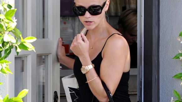Reese Witherspoon loupée par son coiffeur et angoissée par Robert Pattinson !