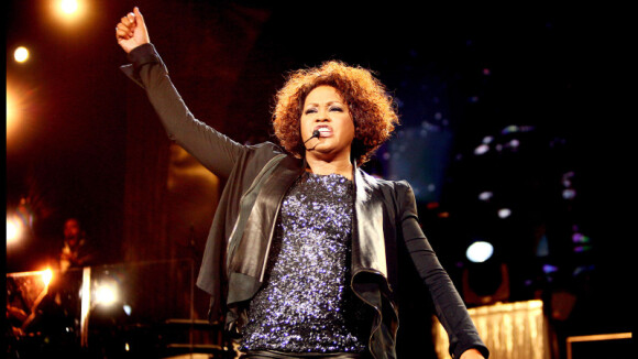 Regardez Whitney Houston bouffie et métamorphosée... La déchéance se poursuit !
