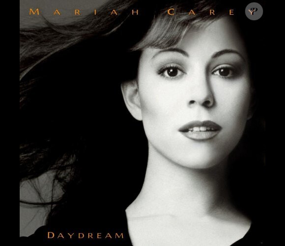 Mariah Carey sur la pochette de son album Daydream sorti en 1995