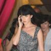 Katy Perry quitte son hôtel parisien pour se rendre sur le plateau du Grand Journal de Canal+, vendredi 11 juin.