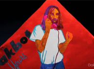 Regardez le clip funky et coloré du tube punchy Baby I'm yours !
