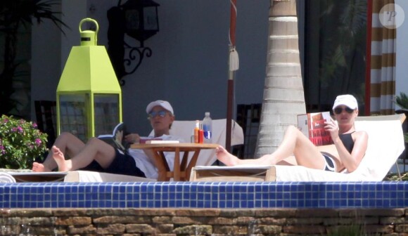Elle DeGeneres et Portia de Rossi s'aiment plus que jamais. Elles se détendent sous le soleil de Mexico. Juin 2010