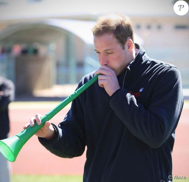 Le prince William se fait couper le sifflet par Canal+ ...