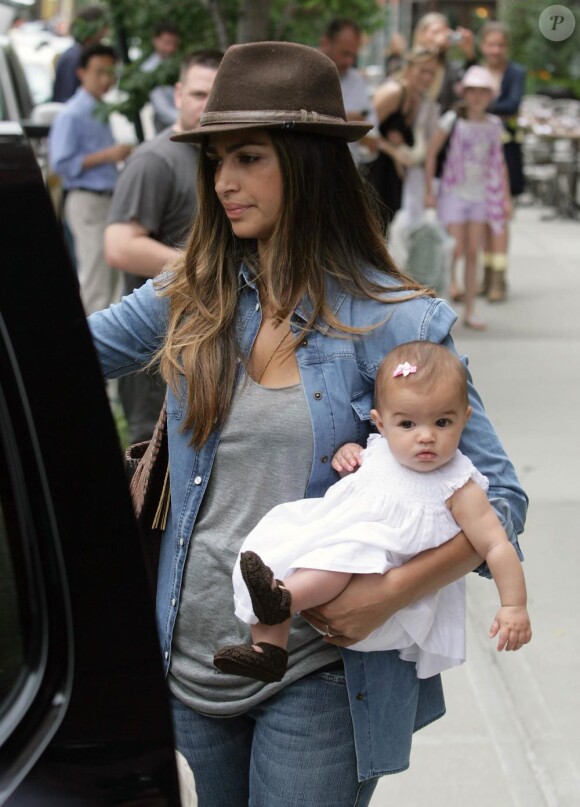 Matthew McConaughey, Camila, Levi et Vida à New York. 16/06/2010