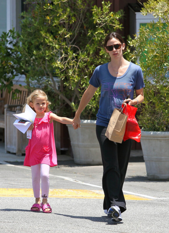 Jennifer Garner et sa fille Violet en balade à Los Angeles le 17 juin 2010