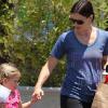 Jennifer Garner et sa fille Violet en balade à Los Angeles le 17 juin 2010