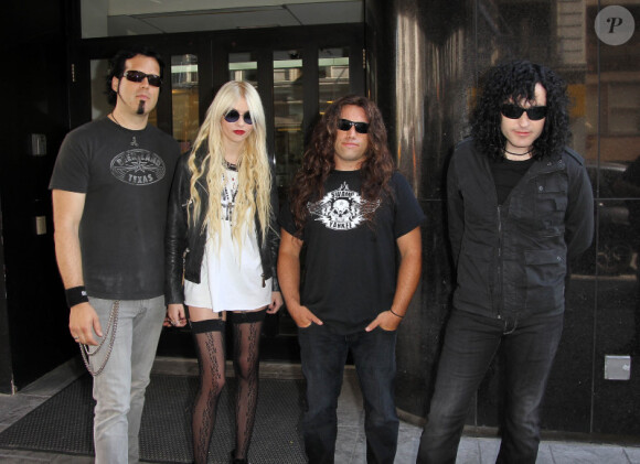 Taylor Momsen et son groupe The Pretty Reckless à New York, le 22 juin 2010