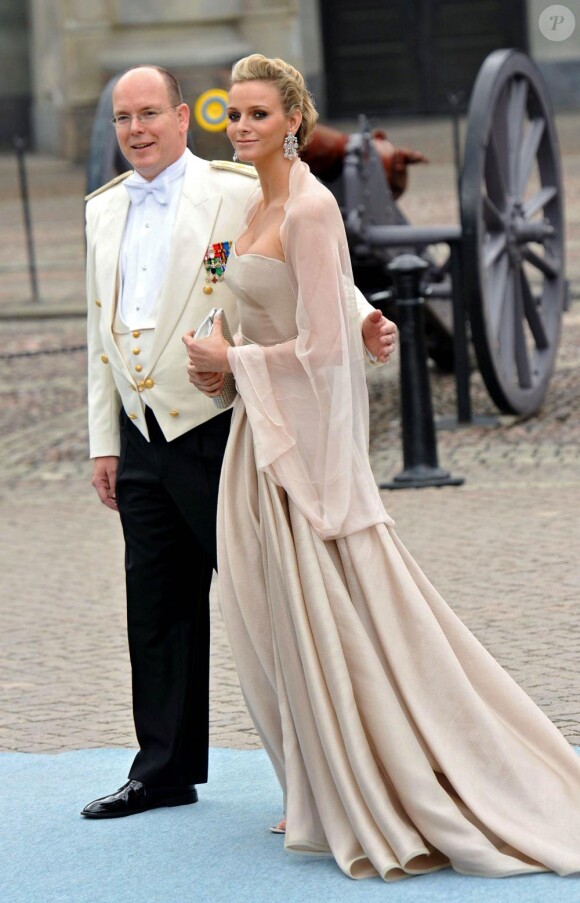 Albert de Monaco et Charlene au mariage de Victoria de Suède et Daniel Westling. Juin 2010