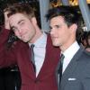 Robert Pattinson et Taylor Lautner lors de l'avant-première de Twilight 3 : Hésitation à Los Angeles le 24 juin 2010