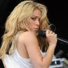 La torride Shakira, lors de sa performance au Festival de Glastonbury, en Angleterre, le 26 juin 2010.