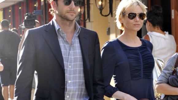 Renée Zellweger et Bradley Cooper : des amoureux distants et peu souriants...