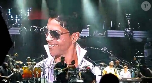 Prince rejoint Stevie Wonder sur scène à Paris Bercy, le 1er juillet  2010