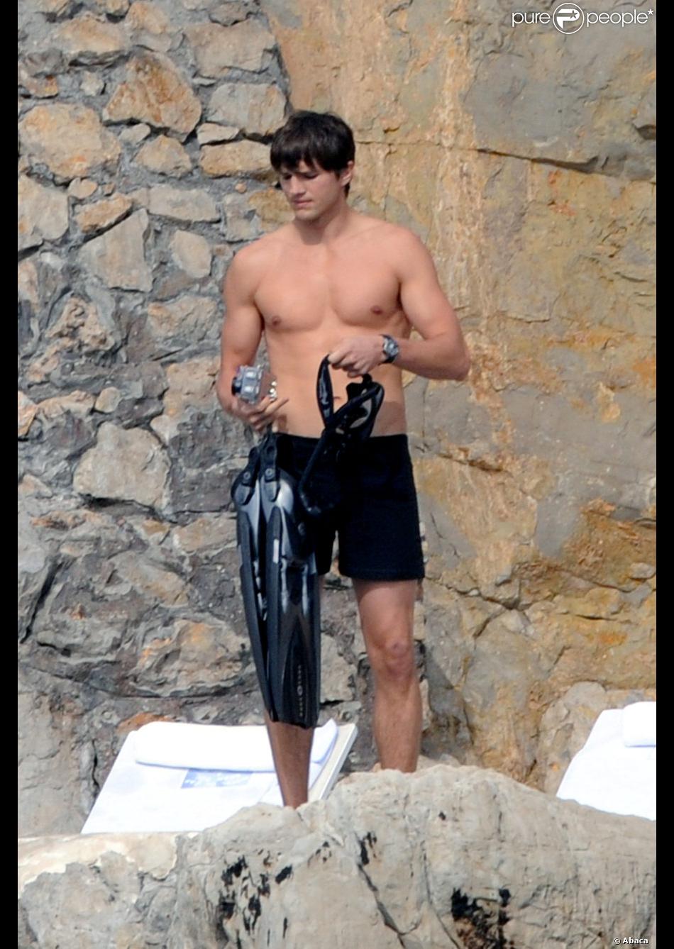 Ashton Kutcher, malgré son côté un peu trop Big Jim, est ...