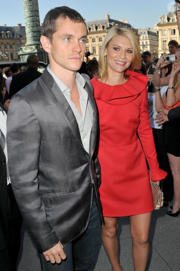 Claire Danes et son époux Hugh Dancy à leur arrivée au défilé Haute Couture Valentino le 7 juillet 2007 à Paris