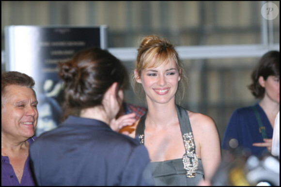 Louise Bourgoin au cinéma MK2 à Paris pour la première de L'autre Monde; Le 8 juillet 2010