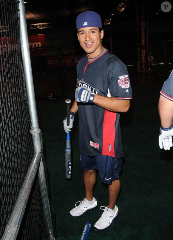 Mario Lopez lors du All-Star Legends & Celebrity softball game à Anaheim, le 11 juillet 2010