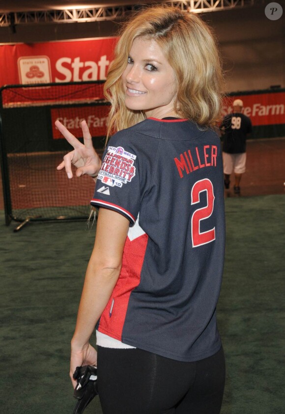 Marisa Miller lors du All-Star Legends & Celebrity softball game à Anaheim, le 11 juillet 2010