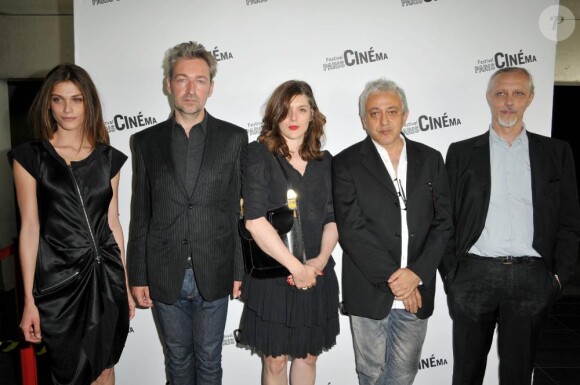Elisa Sednaoui, Eric Reinhardt, Valérie Donzelli, Elia Suleiman et Tom Novembre lors de la remise de prix du festival Paris Cinéma le 12 juillet 2010