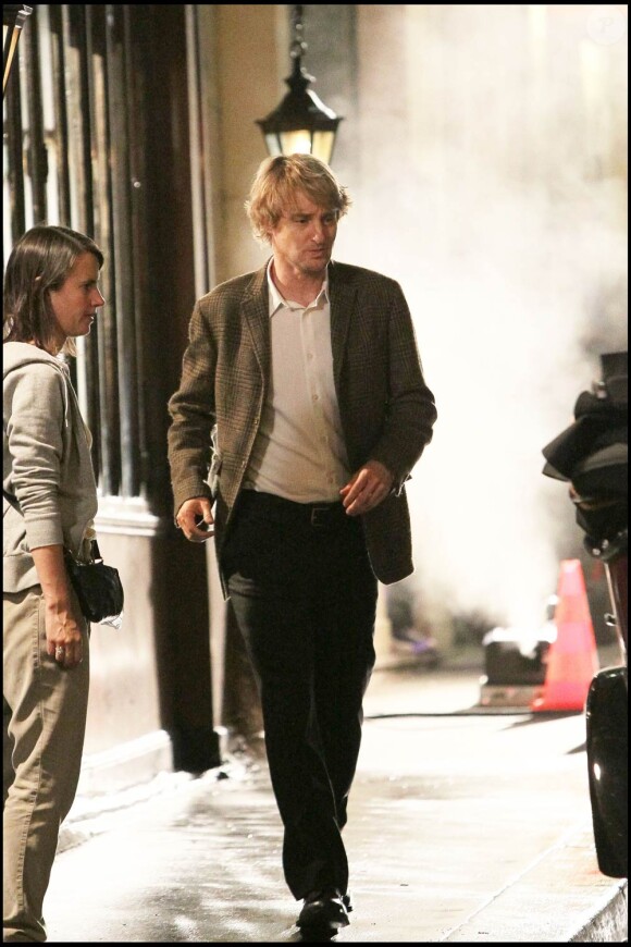 Owen Wilson sur le tournage de Minuit à Paris, de Woody Allen, à Paris, le 12 juillet 2010.