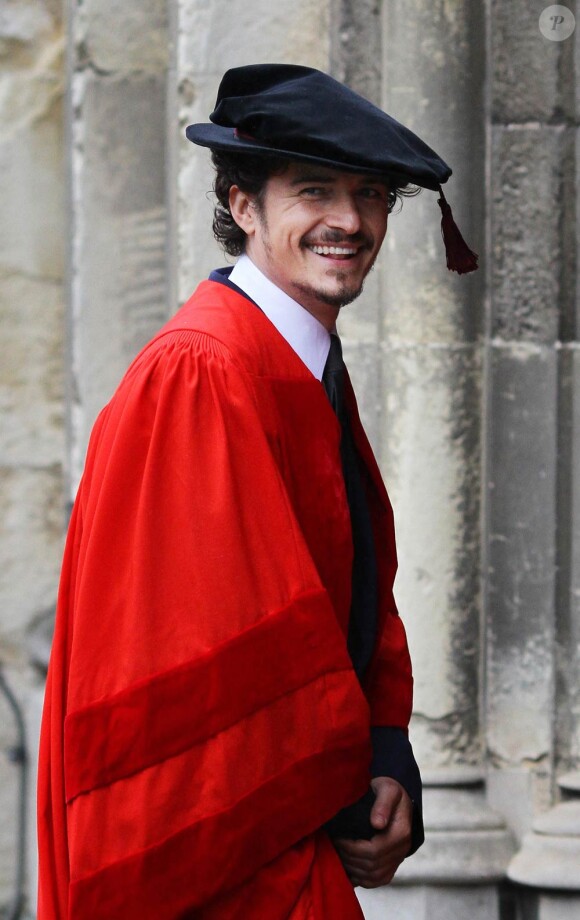 Orlando Bloom décoré et honoré par l'Université de Kent, à la cathédrale de Canterbury, le 13 juillet 2010.