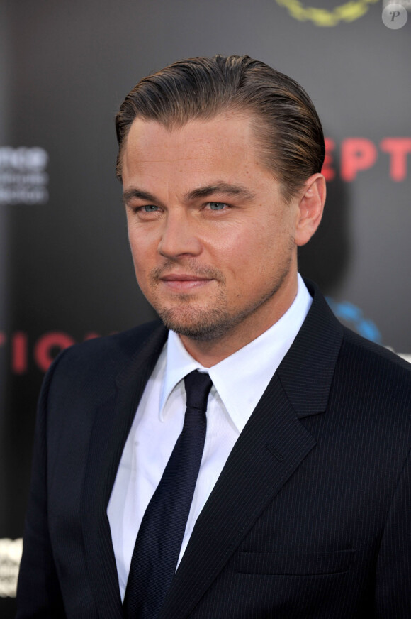 Leonardo DiCaprio habillé par Armani, lors de l'avant-première d'Inception à Los Angeles le 13 juillet 2010