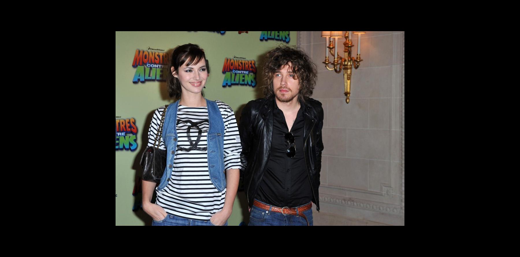 Duo Julien Doré Elle Est Pas Belle La Vie Julien Doré aurait pu tourner avec son ex, Louise Bourgoin ! - Purepeople