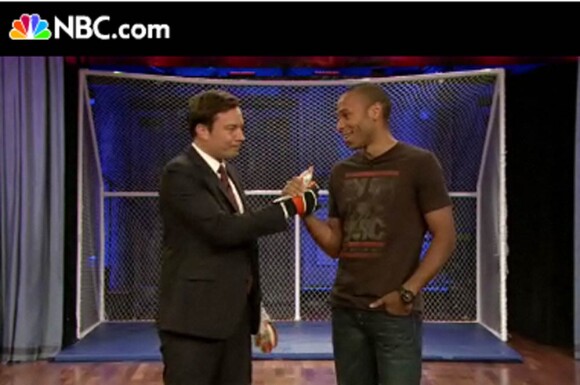 Thierry Henry a été officiellement présenté par son club des New York Red Bulls le 15 juillet 2010. Le soir, il était l'invité du Late Show with Jimmy Fallon sur NBC.