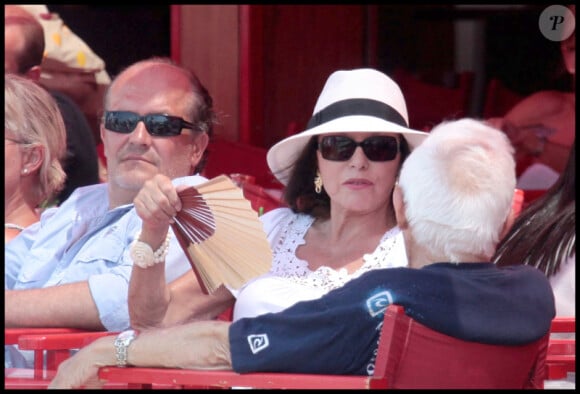 Joan Collins à Saint-Tropez, le 18 juillet 2010.