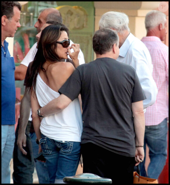 Michelle Yeoh et Jean Todt à Saint-Tropez, le 18 juillet 2010.