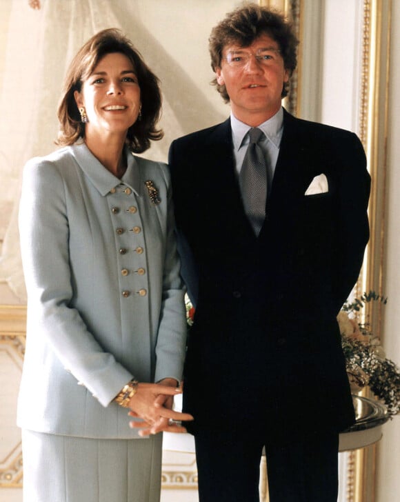 Photo officielle du mariage de Caroline de Monaco avec Ernst-August de Hanovre, le 23 janvier 1999, jour de l'anniversaire de la princesse